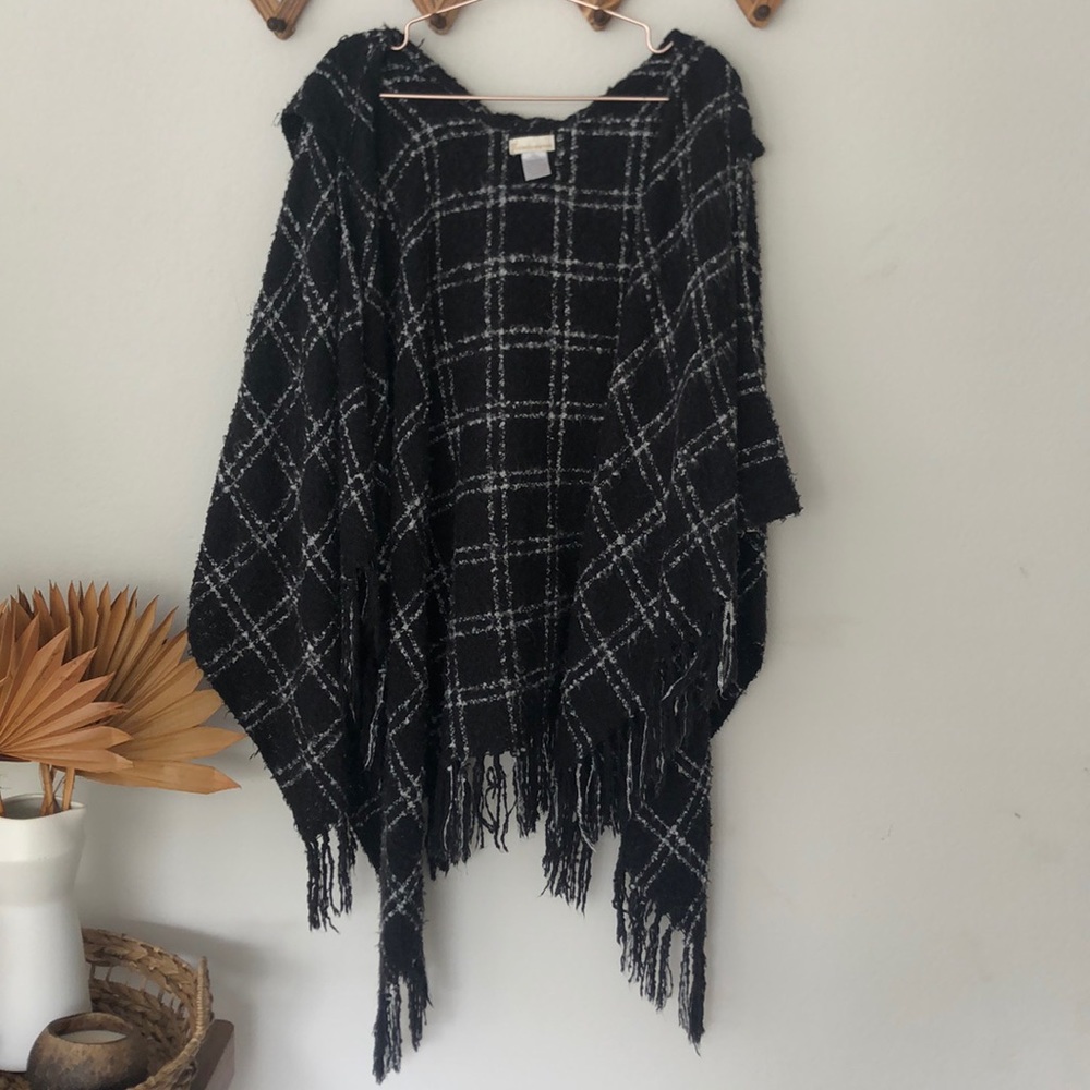 Hooded cape